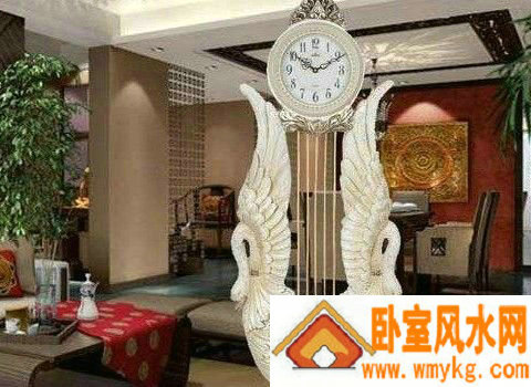 面对时钟竟然可以避煞并且摆放不对富翁都会变穷鬼 面对时钟竟然可以避煞并且摆放不对富翁都会变穷鬼
