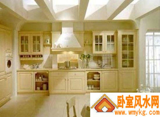 <a data-cke-saved-href='http://fengshui.szhk./' href='http://fengshui.szhk./' target='_blank'></a>摆设别忽视厨房因素