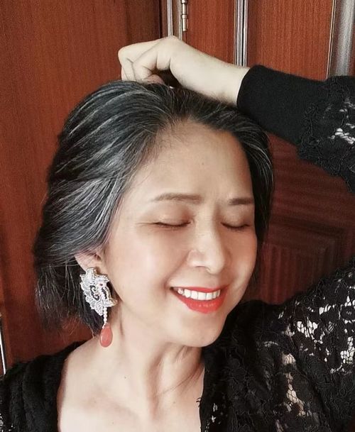 梦见被狗袭击 50岁到60岁梦到蛇是什么意思 梦见被狗袭击 50岁到60岁梦到蛇是什么意思