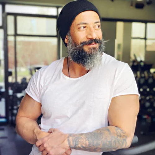 杨幂用计算机按迪丽热巴 杨幂用计算机按迪丽热巴