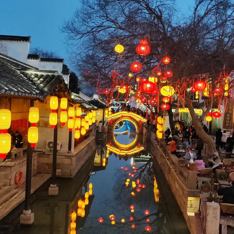 杨超越小时候图片从小父母离异,少人关爱, 杨超越小时候图片从小父母离异,少人关爱,