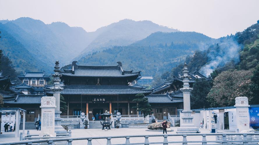 属马2025年下半年感情运 属马2025年下半年感情运