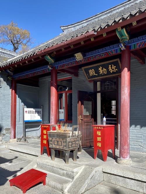 属猪年龄对照表2025 属猪2025年桃花运势如何 属猪年龄对照表2025 属猪2025年桃花运势如何