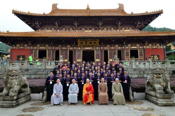 李丹妮一路问西哪里可以看 李丹妮一路问西哪里可以看