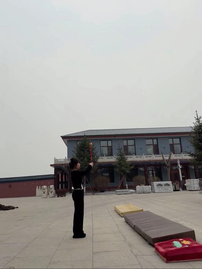 布料最少女明星红毯礼服 布料最少女明星红毯礼服