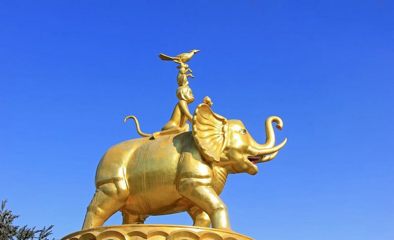 李居明属兔的人2025年运程大全及破解 李居明属兔的人2025年运程大全及破解