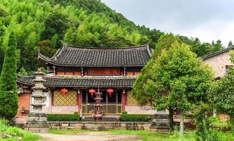 ��ΰ���ͨ���Ӹı�����ˮ