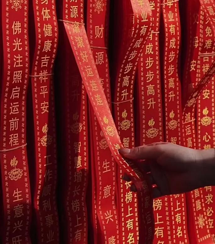 梦见冲马桶 梦见把马桶拉堵了 梦见冲马桶 梦见把马桶拉堵了