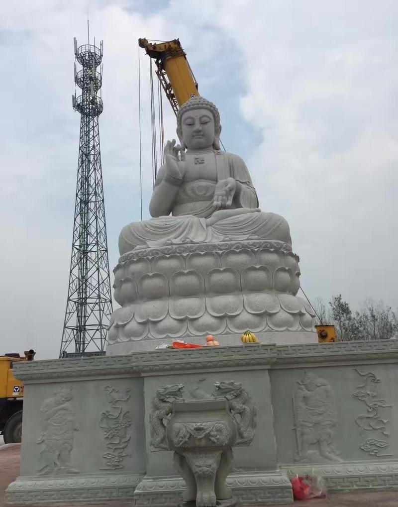 圆脸适合什么发型女中长发圆形脸中长发女生 圆脸适合什么发型女中长发圆形脸中长发女生