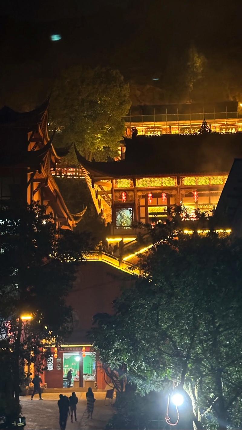 1960����2025������