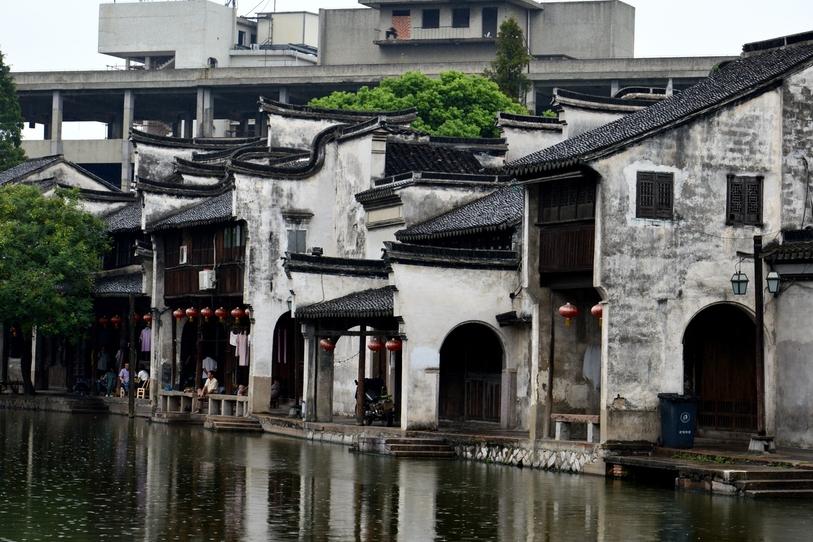 两块镜子对照的风水 全身镜放哪里最旺 两块镜子对照的风水 全身镜放哪里最旺