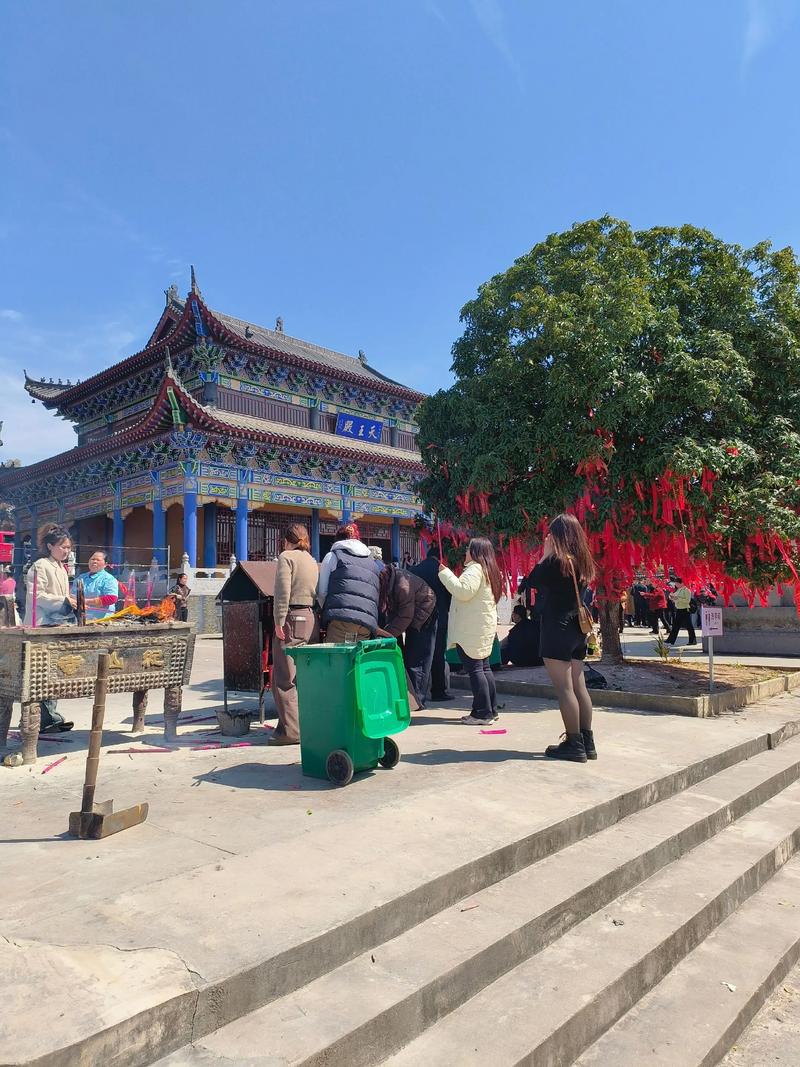 风水坟墓葬在山顶是好是坏,坟墓在山顶为什么不好 风水坟墓葬在山顶是好是坏,坟墓在山顶为什么不好