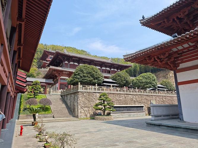 女人梦见自己掉牙是怎么回事 女人梦见自己掉牙是怎么回事