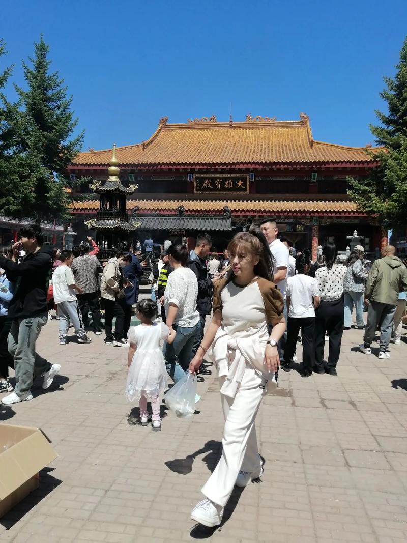 鹿晗在跑男吃关晓彤吃过的 鹿晗在跑男吃关晓彤吃过的