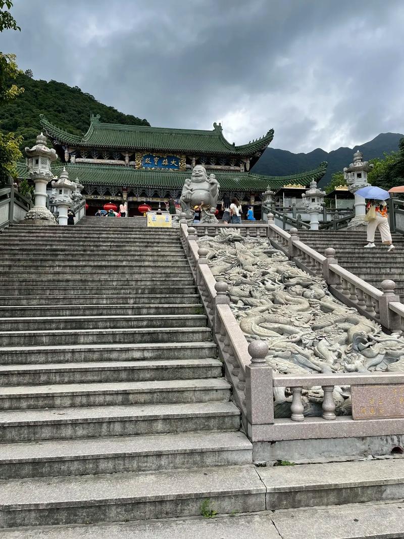 高档西式女装店三字名称(高档西式服装店名称) 高档西式女装店三字名称(高档西式服装店名称)