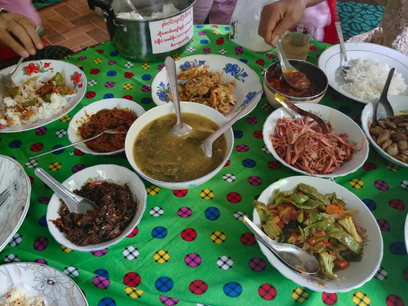 ���˻ῴ������