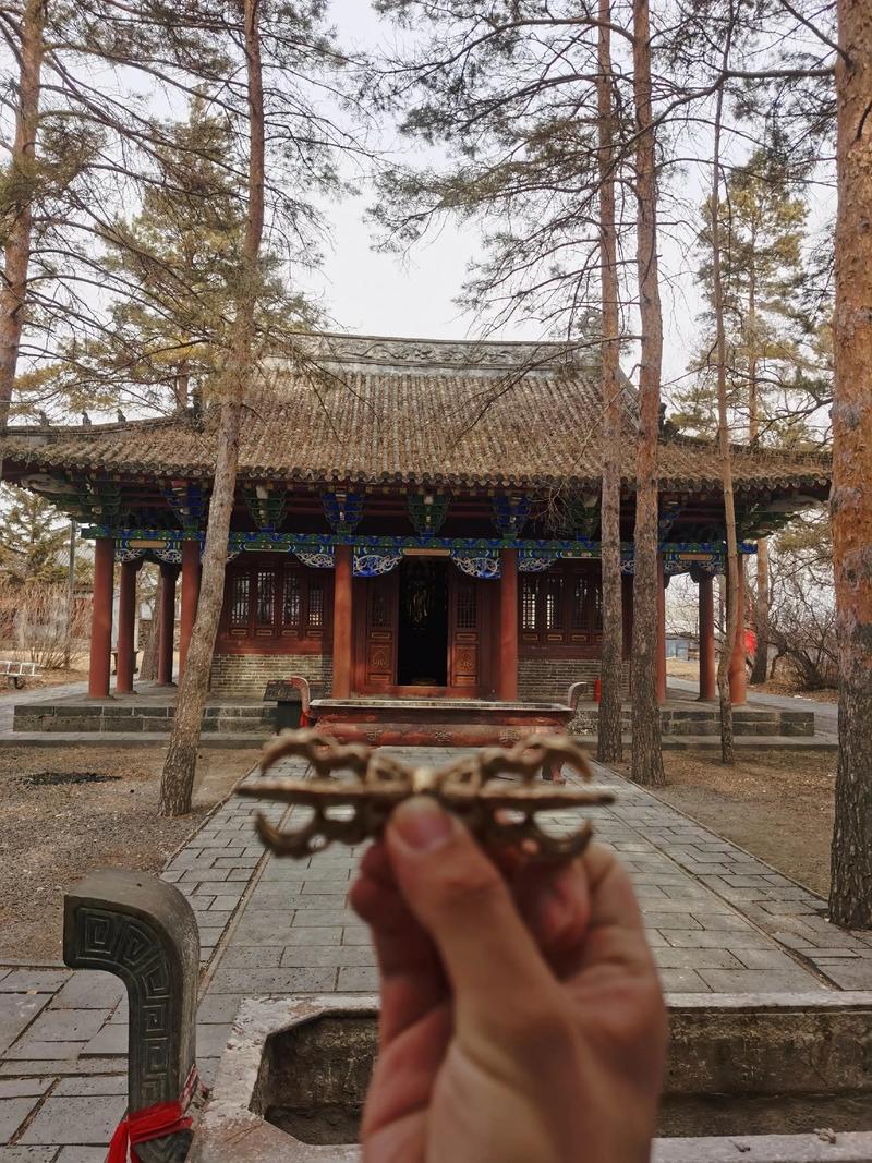 梦见上坟梦见别人穿红衣服 梦见别人上坟是什么征兆 梦见上坟梦见别人穿红衣服 梦见别人上坟是什么征兆