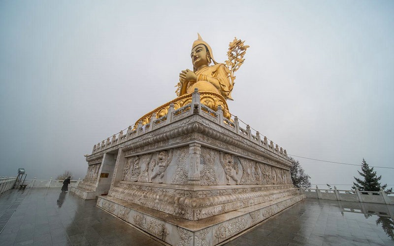 ��־��һ�����ذ巴��