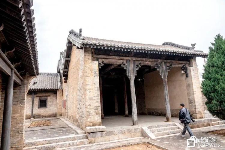 白羊女跟哪个星座配,白羊座的男生和什么星座的女生配? 白羊女跟哪个星座配,白羊座的男生和什么星座的女生配?