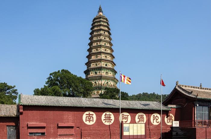 卧室桃花位放什么. 卧室招桃花应该摆在床头哪个地方 卧室桃花位放什么. 卧室招桃花应该摆在床头哪个地方